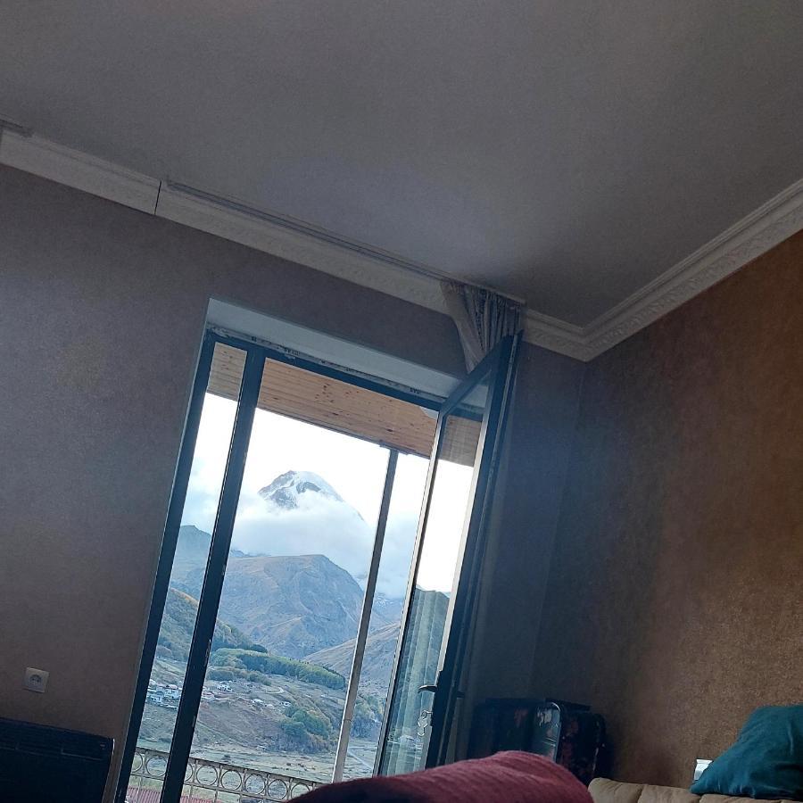 The White House Hotel Kazbegi Exterior foto