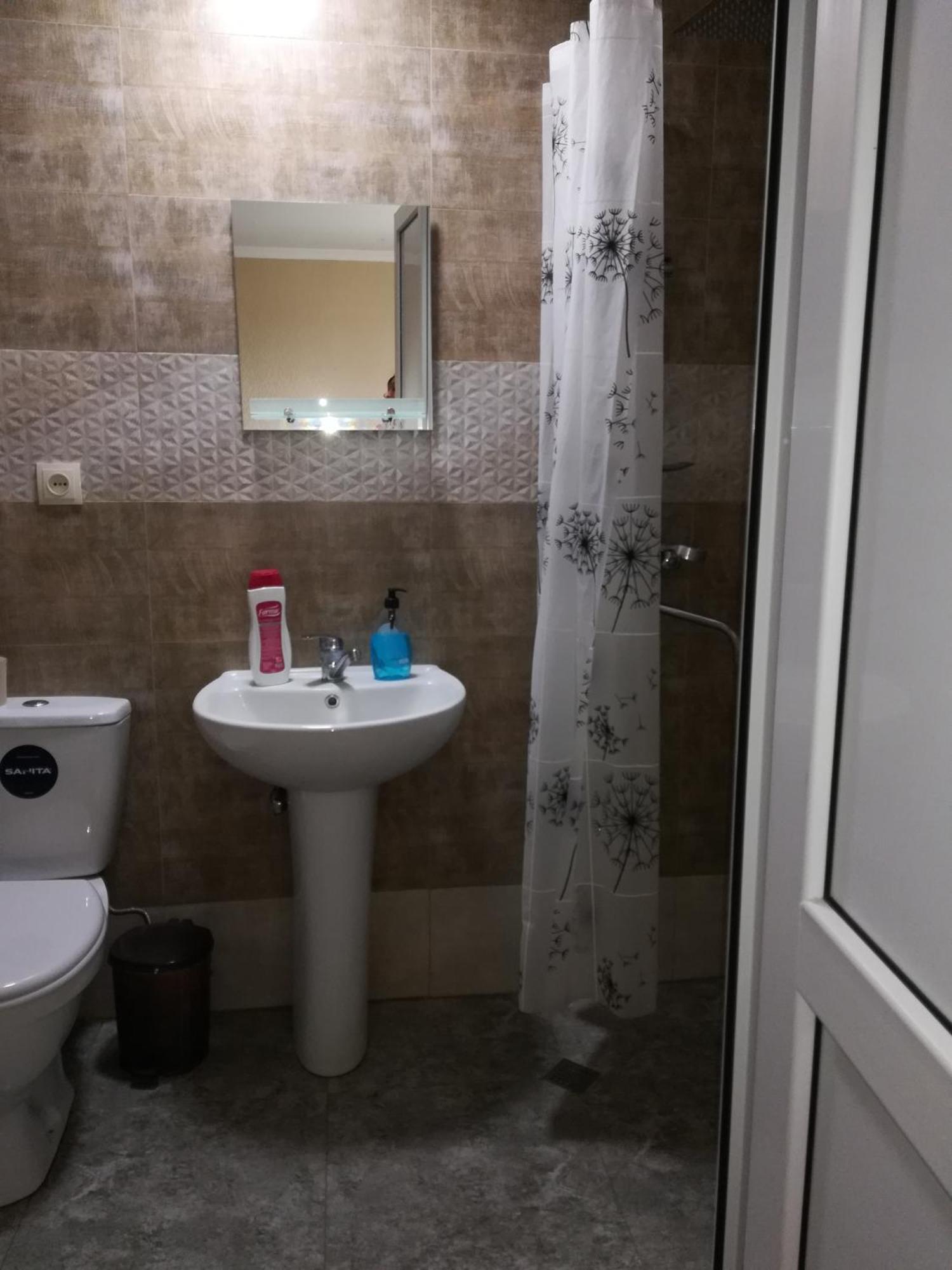 The White House Hotel Kazbegi Quarto foto